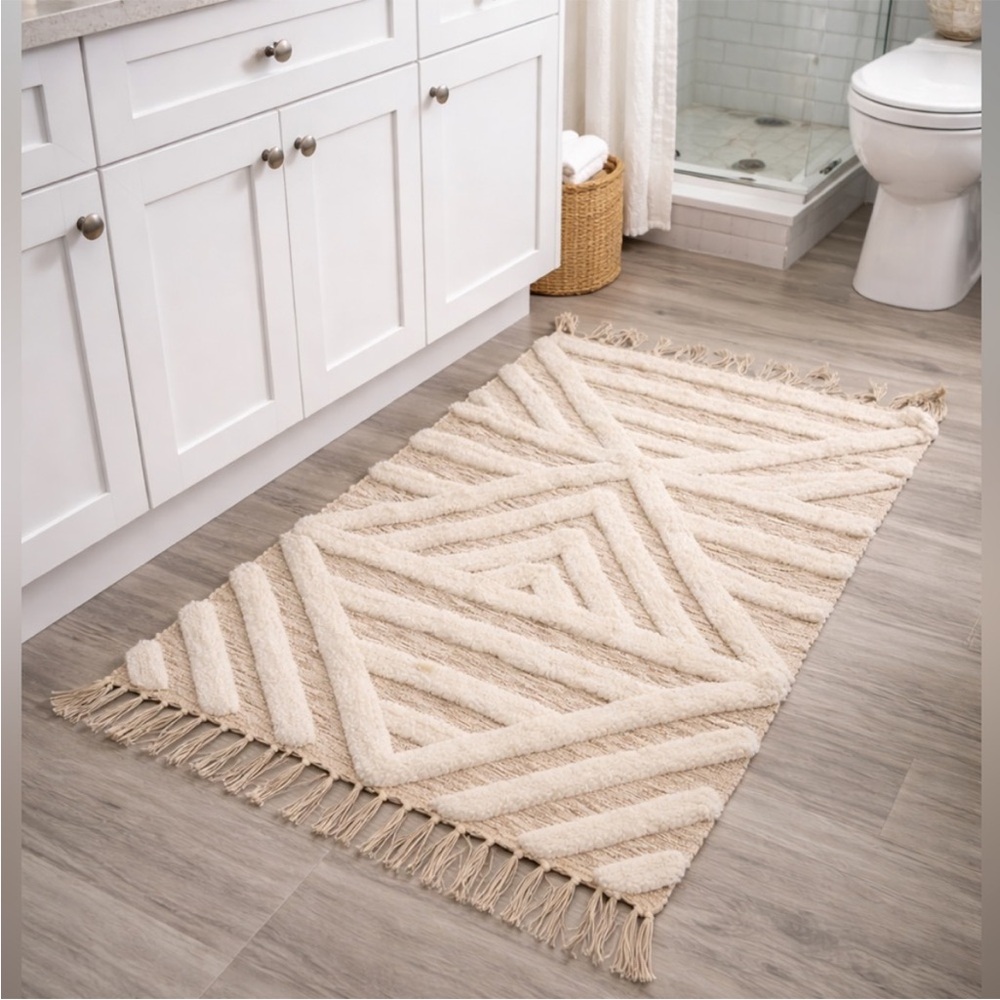 27”x45” Cream Geometric Accent Rug